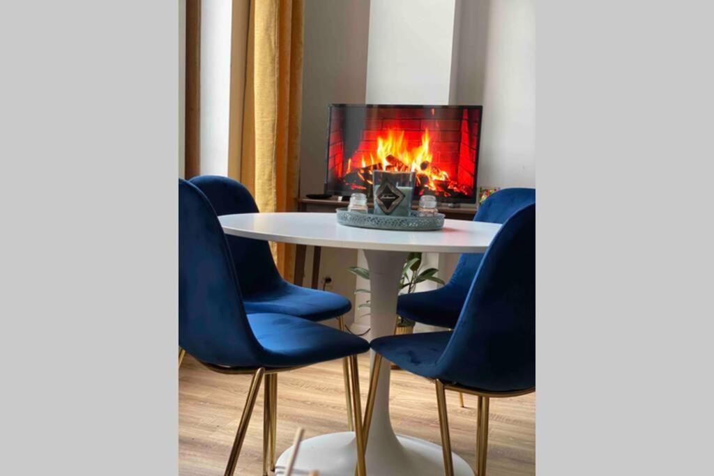 Luxury 1Bedroom Apartment 몽스 외부 사진