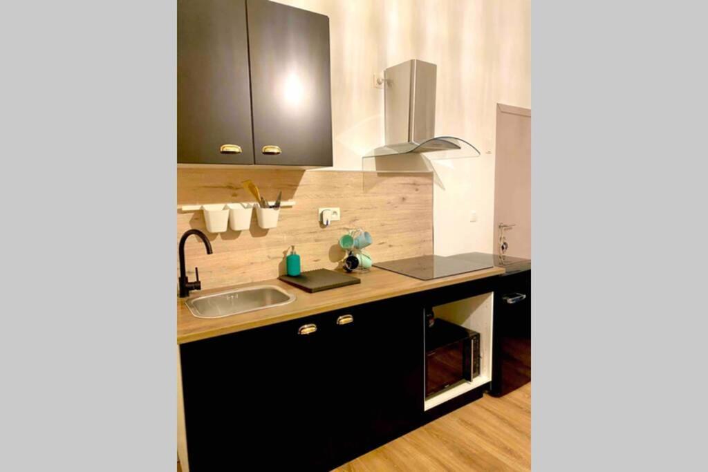 Luxury 1Bedroom Apartment 몽스 외부 사진